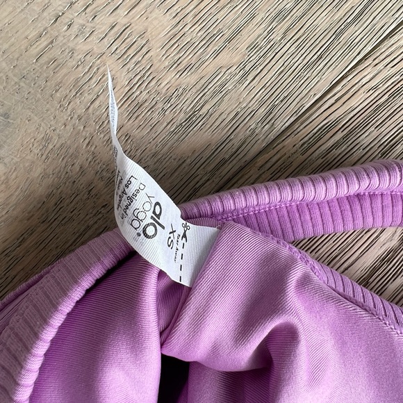 ALO Wellness Bra in Lilac/Pink Lavender XS - Picture 4 of 4